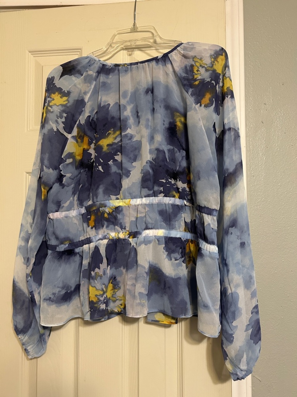 💸30%off2🛒 White House Black Market blue floral blouse NWT WHBM - Picture 5 of 5